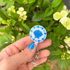 seashell badge reel, beachy, colorful badge accesory, ocean themed badge reel