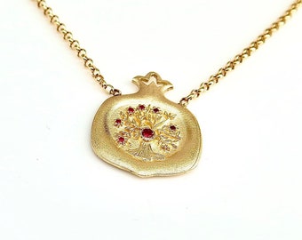 Colgante de granada en oro de 14 quilates con rubí del Árbol de la Vida. Joyería judía.