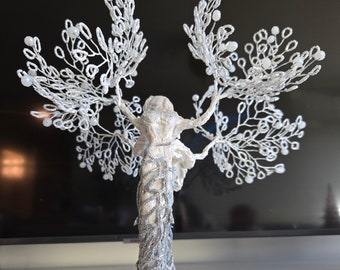 Angel Wings Wire Tree Sculpture: Reflective Light Decor (11.9 inch)