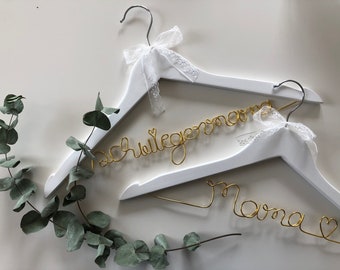 personalisierter Kleiderbügel Brautmama Mama Muttertag Geschenk Muttertagsgeschenk Schwiegermama Hochzeit Kleid individuell