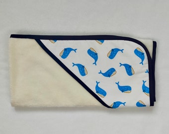Cape de bain bébé toute douce à motifs baleines - Sortie de bain - Draps de bain - Serviette bébé à capuche - Cadeau de naissance original