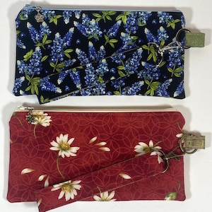 Bonita cartera de tela para teléfono móvil con llavero de pulsera a juego
