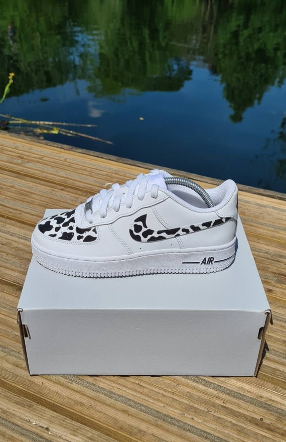 Impresión personalizada de vaca Air Force 1 en blanco y negro | Etsy España
