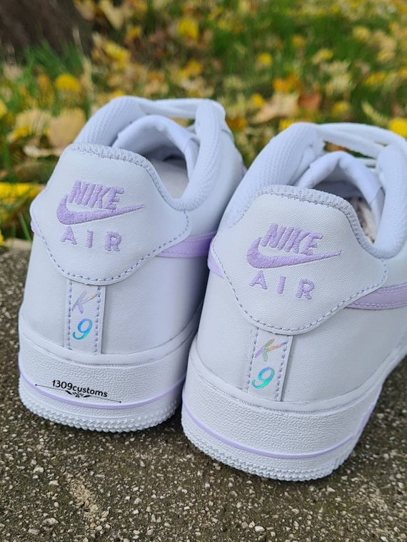 white & purple air force 1 trainers