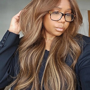 Peluca frontal de encaje SIENNA con una densidad del 150 %: peluca de cabello humano liso natural sin pegamento hecha con cabello humano de alta calidad para una apariencia glamorosa y moderna