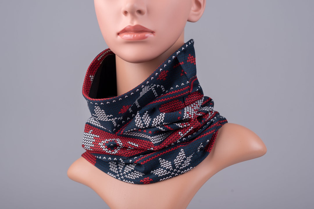 Christmas Neck Gaiter in Red and Navy, Fleece Lined Neck Warmer