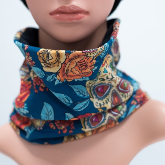 Disover Fleece Lined Neck Gaiter with Day of the Dead Print, Sugar Skull Multicolor Neck warmer