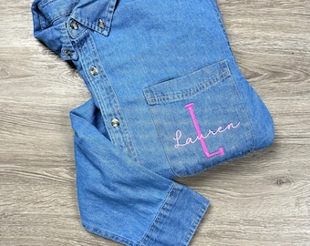 Personalisiertes Jeanshemd mit Monogramm | Personalisiertes Shirt | Jeanshemd | Brautparty Geschenk | Brautjungfern Geschenk | Monogramm Shirt | Bauernhaus