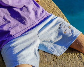 Dead Lift Ghost Shorts | Bestickte Shorts | Geist Shorts | Halloween Shorts | Komfort Farben Shorts | Halloween | Wortspiel Shorts | Witzig