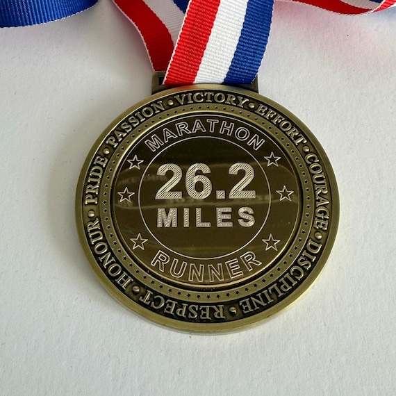 Trophée de golf gravé en chêne massif et plexiglass