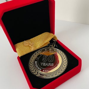 50. Hochzeitsjubiläum Antike Gold gravierte Medaille in Luxus Präsentation Fall, Personalisieren Sie mit Ihrem Text, Golden Jubiläum Geschenk