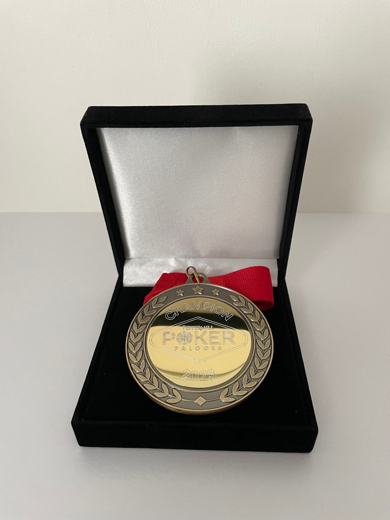 Engraved Antique Gold, Silver, Bronze Heavyweight Quality Medal in Luxury Velvet Presentation Case, Personalised with your message or Logo, image 3