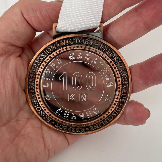 Médaille vintage marathon Martigues ancien trophée course à pied