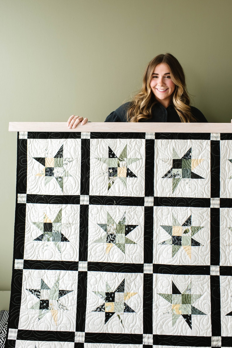 Missouri quilt pattern with whitewash quilt hanger