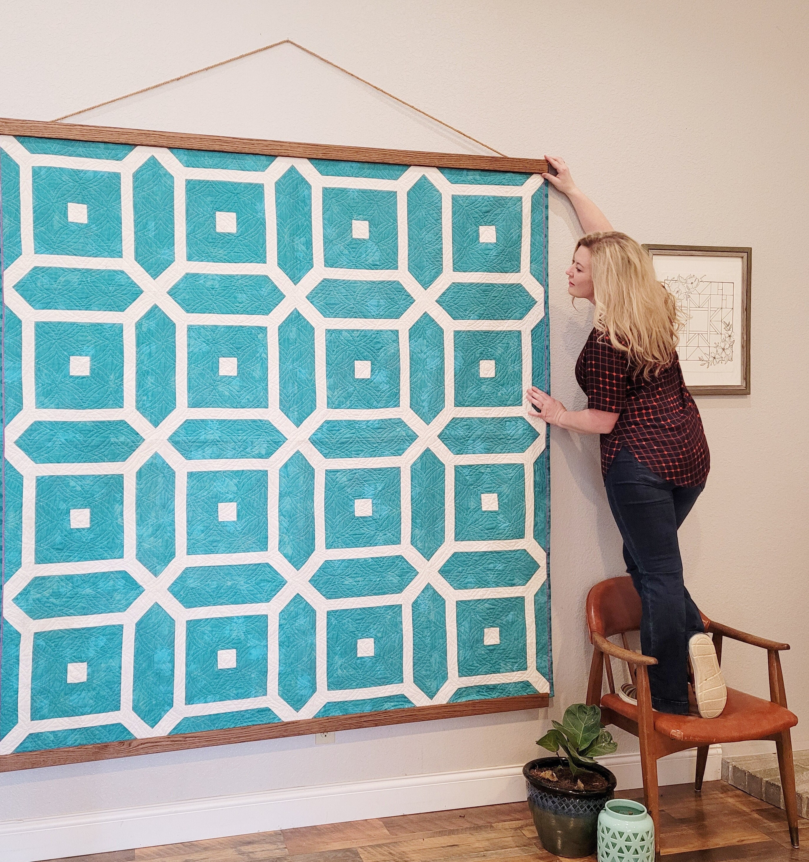 DIY Modern Quilt, Blanket, & Textile Hanger • Ugly Duckling House