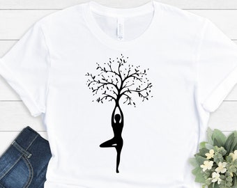 Chemise de yoga arbre de vie, t-shirt de yoga, cadeau de professeur de yoga, cadeau pour amateur de yoga, chemise spirituelle, t-shirts de méditation, arbre de yoga, t-shirt de yoga