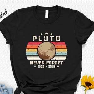 Retro Pluto glöm aldrig T-shirt: Astronomigåva