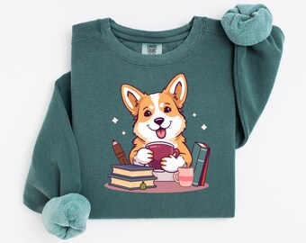 Sudadera Corgi & Coffee: Regalo para amantes de los libros con colores cómodos y teñido en prenda