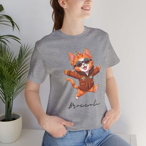 Fantasy Book Lover-T-shirt: Broccoli Cat Graphic, Onyx Storm-shirt Athletic Heather