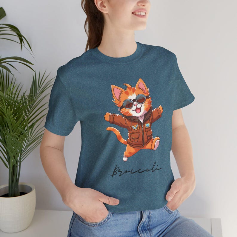 Fantasy Book Lover-T-shirt: Broccoli Cat Graphic, Onyx Storm-shirt Heather Deep Teal
