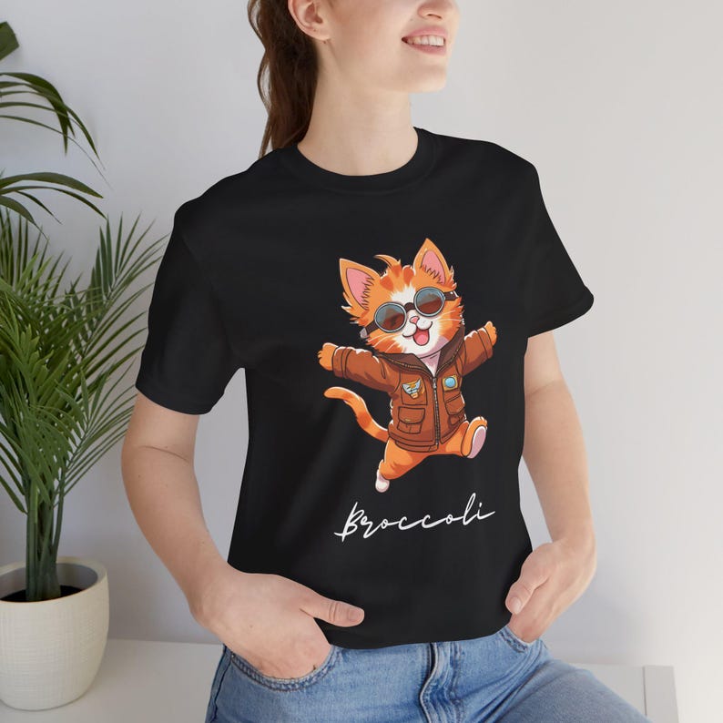 Fantasy Book Lover-T-shirt: Broccoli Cat Graphic, Onyx Storm-shirt Black