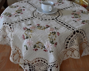 Pretty Green White Gingham Matching Crochet Lace Ribbon Table Topper