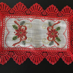 A&MT Vintage Venice Lace Christmas Holiday  Poinsettia Embroidered Placemats: 12x18&quot; Rectangular, 4 pcs set - Beige/Red