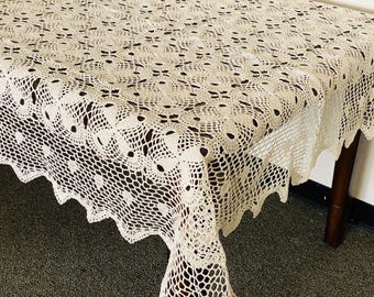 Handgefertigte Tischdecke aus Baumwolle gehäkelt: Beige Tischläufer