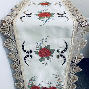 Vintage Venice Lace Table Runner: Red Rose Cross Stitch, Beige Linen (16 x 70&quot;)