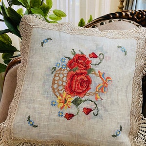 Vintage Venice Lace Pillow Cover: Floral Cross Stitch Embroidery, 16&quot; Beige