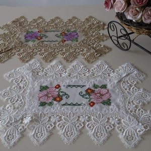 AMT Vintage Lace with Cross Stitch Spring Rose Flowers Embroidered Linen Placemats: 12 x18&quot; Oblong. White/ Beige