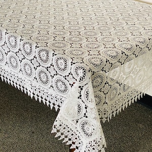 AMT Elegant High Quality Brand New Designed Decorative Vintage Lace Embroidered Linen Table Cloths - Beige/White