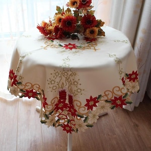 AMT  Gorgeous Golden thread  Embroidery Christmas Holiday Poinsettia Candle Bell Linen Table topper: White/Beige, Satin