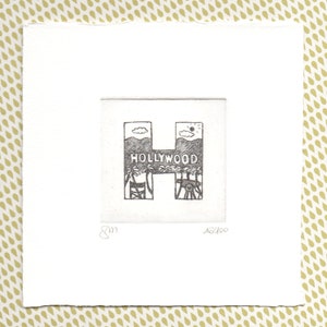 Alfabeto - Lettera H  "Hollywood"- Stampa artistica, disegno, miniatura. Incisione ad acquaforte e acquatinta stampata e acquerellata a mano