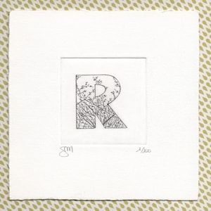 Alfabeto - Lettera R  "Rami" - Stampa d’arte, miniatura, incisione ad acquaforte e acquatinta stampata e acquerellata a mano