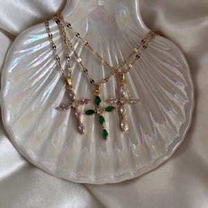 Collar con cruz, colgante de cruz rosa, collar con cruz de cristal, cadena de oro, collar llamativo para mujer, collar de oro