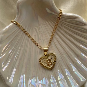 Collar con inicial de oro, collar con inicial de corazón, colgante con forma de corazón, joyería camboyana, collar con letra de regalo para el día de San Valentín, regalo para ella