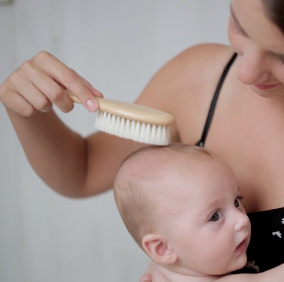  Cepillo de pelo de bebé y cepillo de silicona para cuna de bebé,  para recién nacidos y niños pequeños, cerdas de cabra suaves naturales,  ideal para cuna, regalo perfecto para regalos