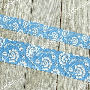 Weisse und Hellgraue Blumen auf Blau Gedrucktes Ripsband - 2,0 - 3,5 Zoll - Nähen - Basteln - Dekorieren - Schleife - Schlüsselanhänger - Haarschleife - Kränzchen