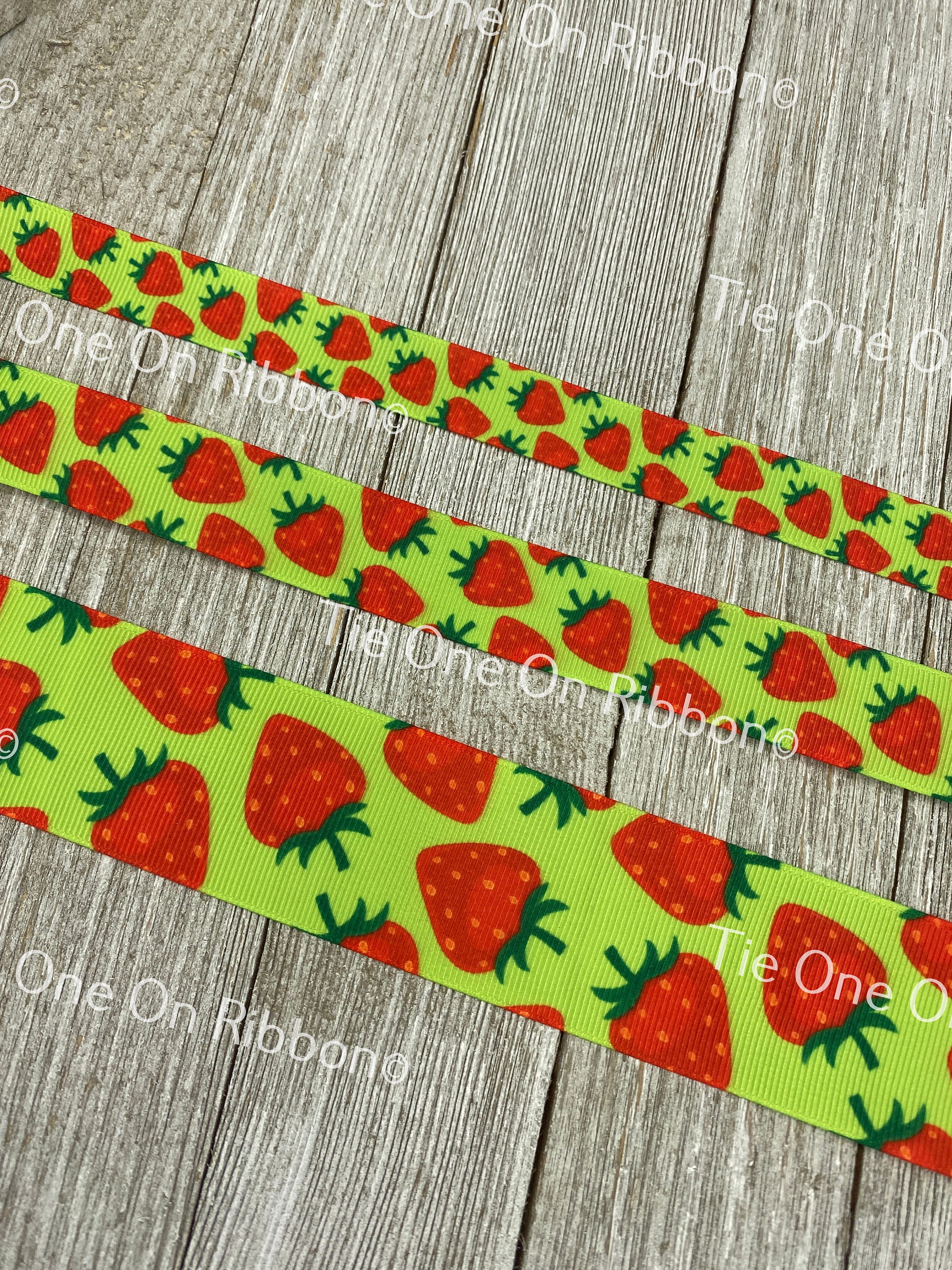 Strawberry Ribbon Decorative Fruit Printed Grosgrain Ribbon Green Red  Ribbon for Crafts 3/8 inch x 5 Yards Assorted Ribbon