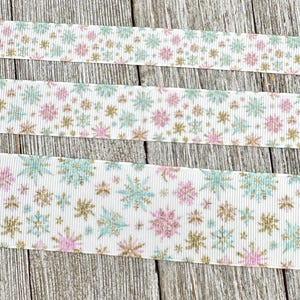 Pastelkleurige wintersneeuwvlokken bedrukt grosgrain kerstlint: 5/8&quot;, 7/8&quot;, 1,5&quot; - winterprinses, cadeaupapier, haarstrik, hondenhalsband