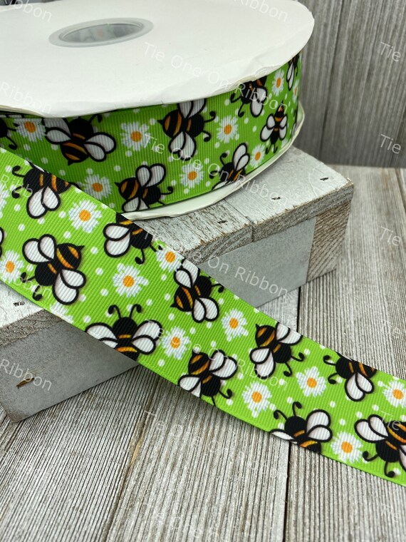 SALE 5 Yards White and Green Daisies on Lavender Printed Grosgrain Ribbon 1  Inch Wide Sewing Crafting Decorating Bow Key Fob 