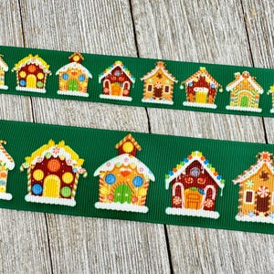Gingerbread Houses on Green Grosgrain Printed Ribbon - 7/8&quot; - 1.5&quot; - Sew - Craft - Hair Bow - Christmas Cookie - Holiday Baking - Gift Wrap