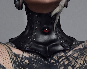 Skalmoeld - neck corset with demon eye