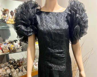 Fab Vintage 80's Cocktail/Party Dress with Huge Ruffles!
