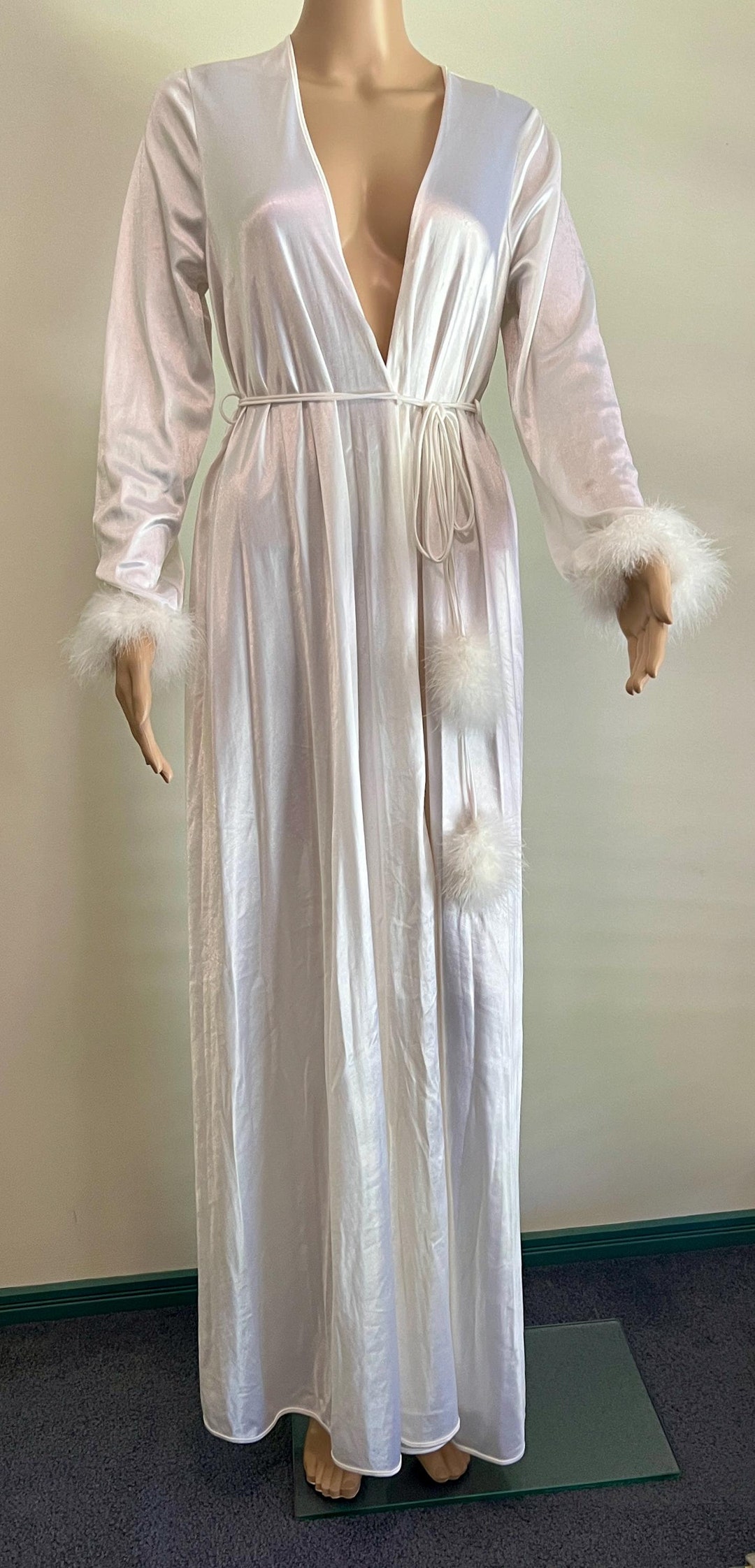 Retro White Robe Lovely Vintage Long White Robe With Fur Sleeve Cuffs and Belt Pom Poms ...