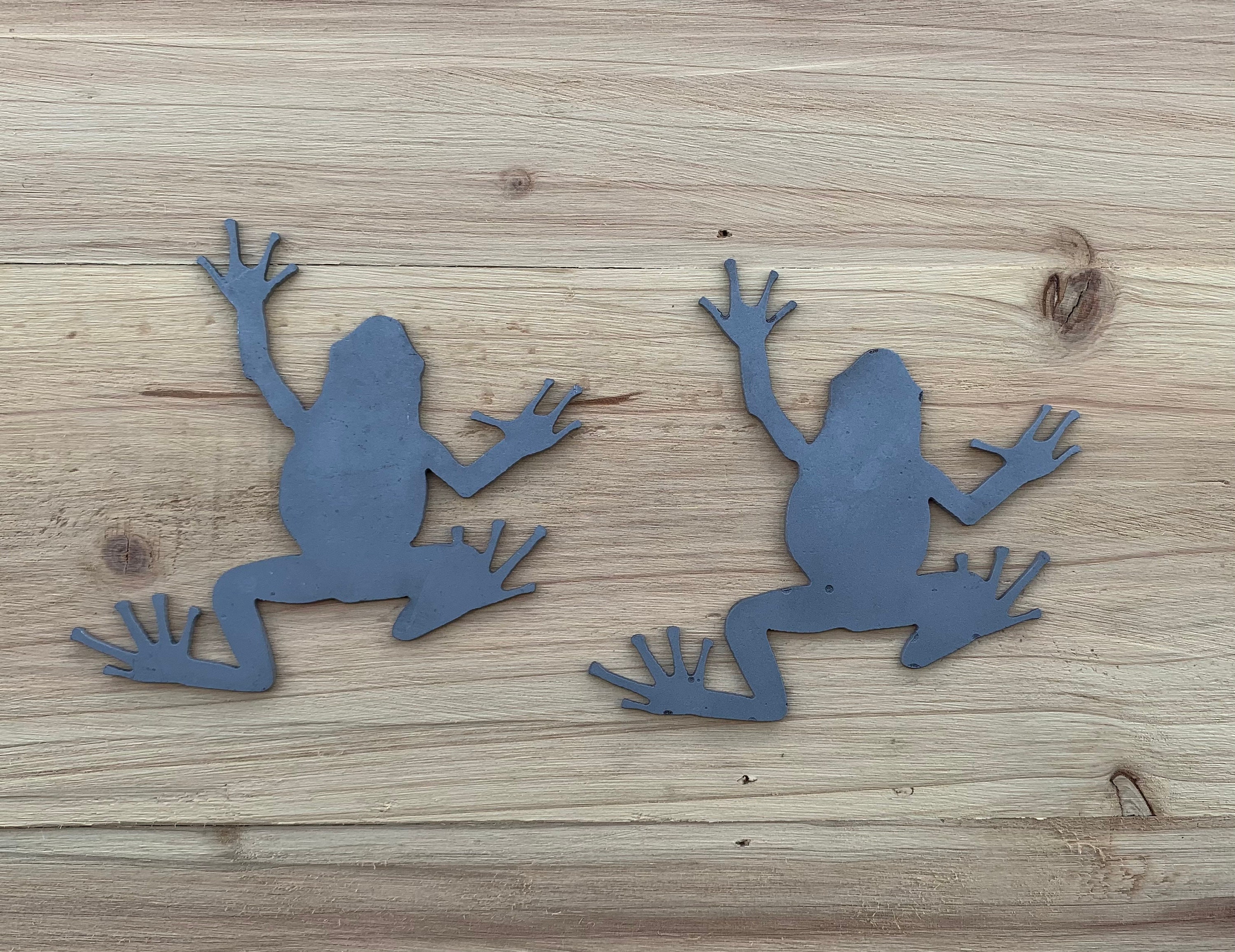Lot Set of 2 Climbing Tree Frog 5 inch Rough Rusty Metal Steel Garden Art DIY Craft Sign Made in USA
