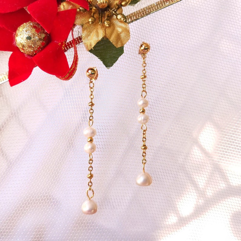 Handmade Earrings Pearls dangling IVY