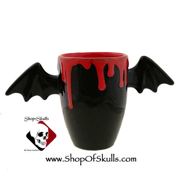 Taza negra con alas de murciélago: taza de café de cerámica con goteo rojo, decoración de Halloween
