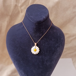 Daisy necklaces , tiny daisy necklace ,925 silver daisy necklace ,daisy pendants ,tiny daisy gift necklace ,to mom gift , gift to girlfriend image 6